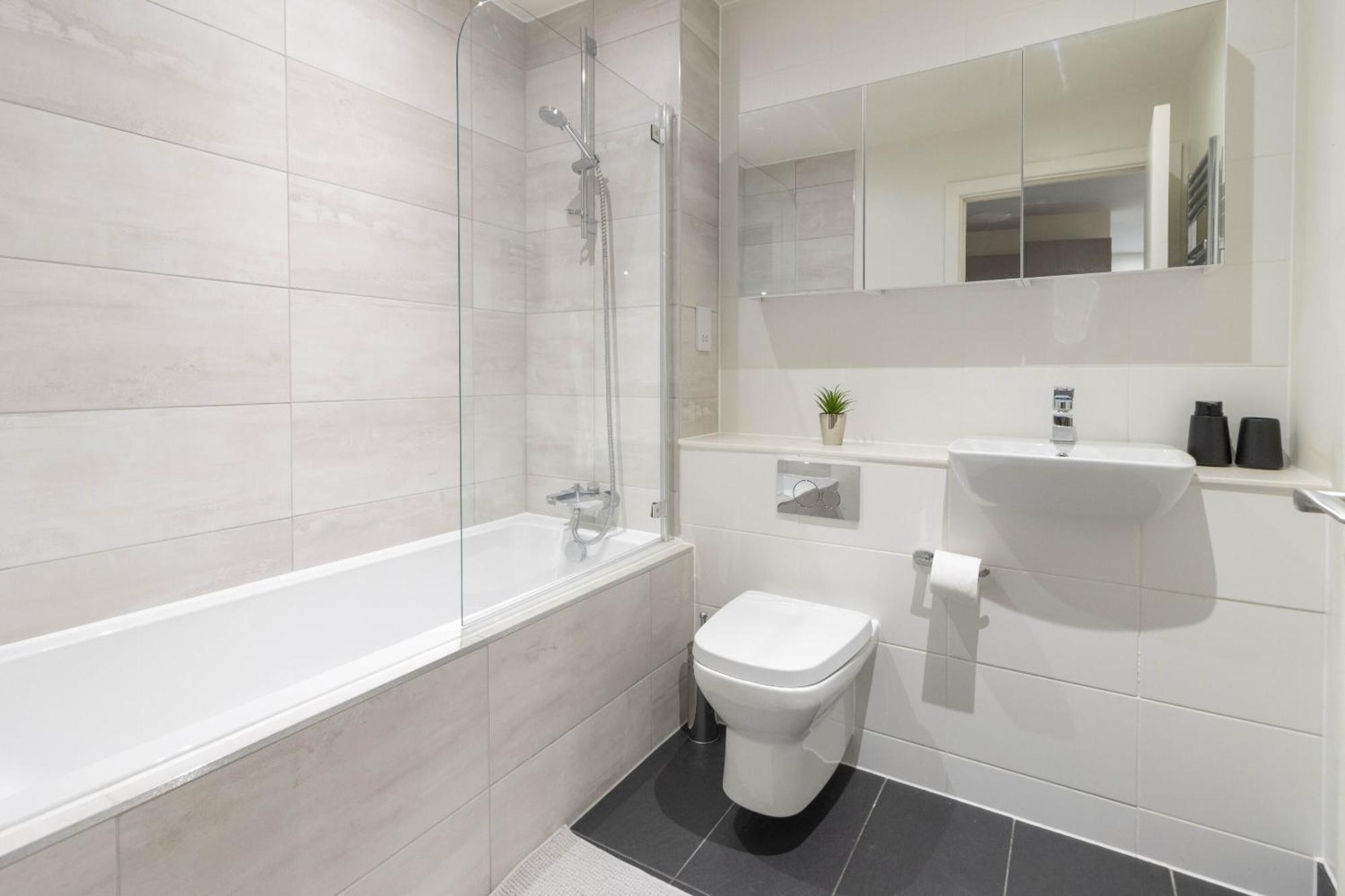 Appartement Linacre 11 - Modern 2 Bed Behind The Cathedral With Free Parking And Fast Wifi à Exeter Extérieur photo