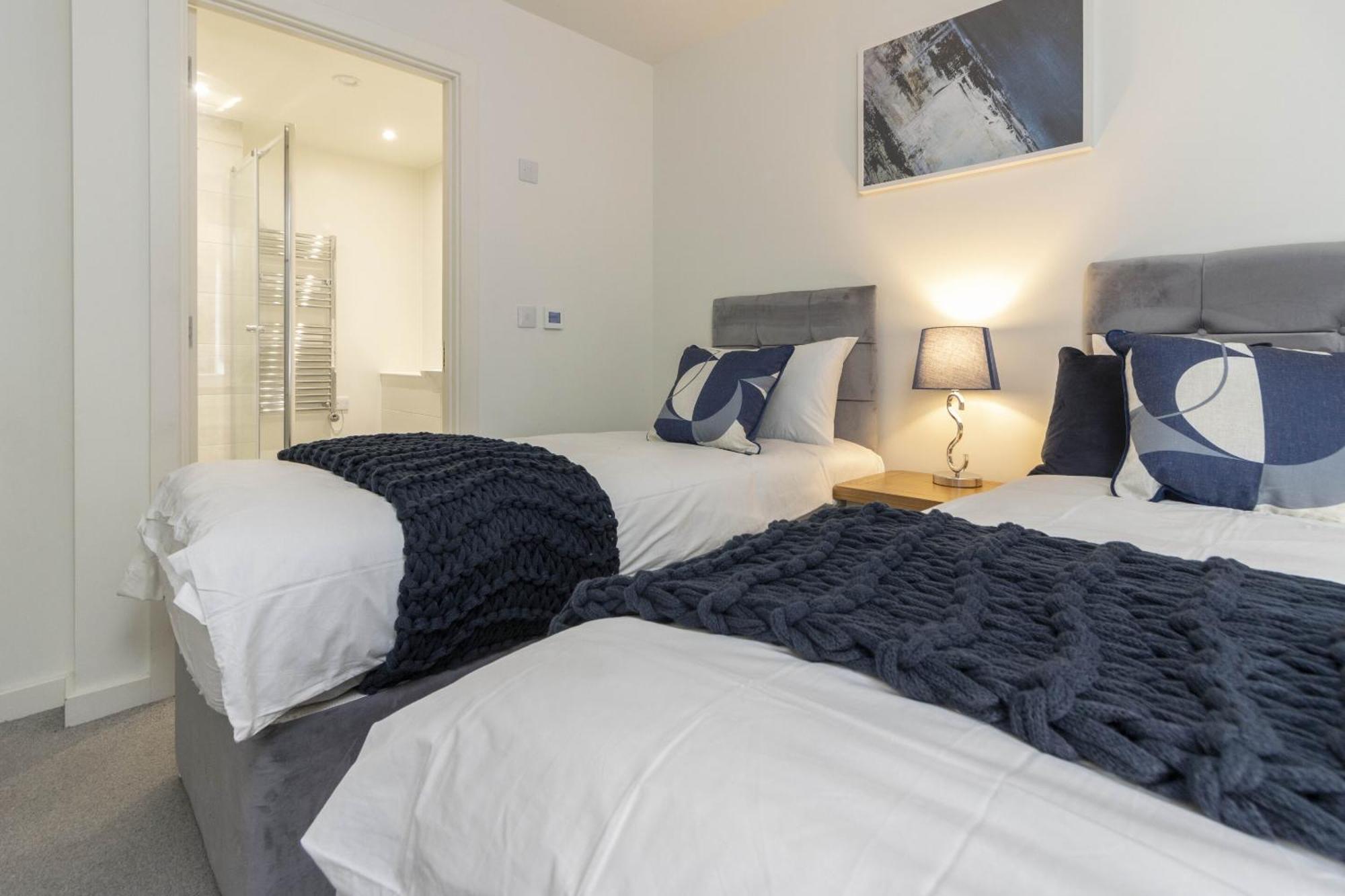 Appartement Linacre 11 - Modern 2 Bed Behind The Cathedral With Free Parking And Fast Wifi à Exeter Extérieur photo
