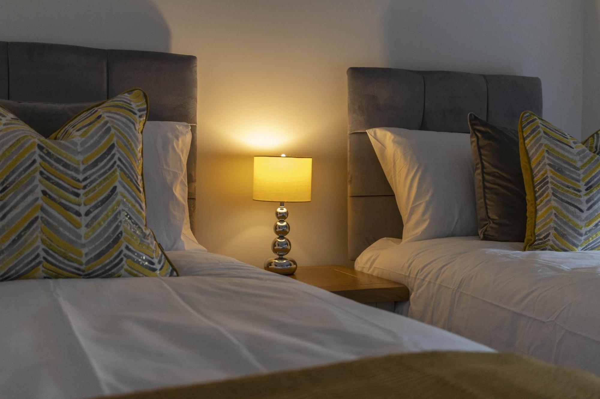 Appartement Linacre 11 - Modern 2 Bed Behind The Cathedral With Free Parking And Fast Wifi à Exeter Extérieur photo